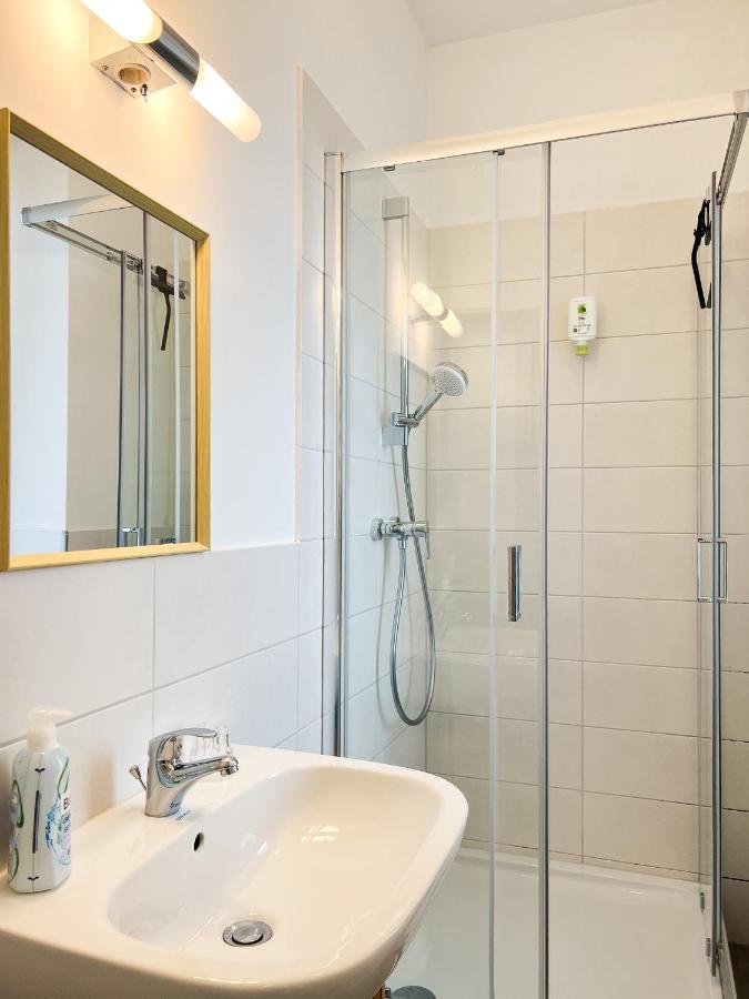 Qonroom - As Individual As You Minden  Esterno foto